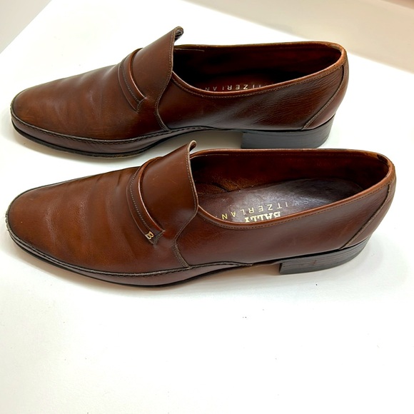 “Continentals” by Bally of Switzerland, size 9 M, medium brown slip-on loafers